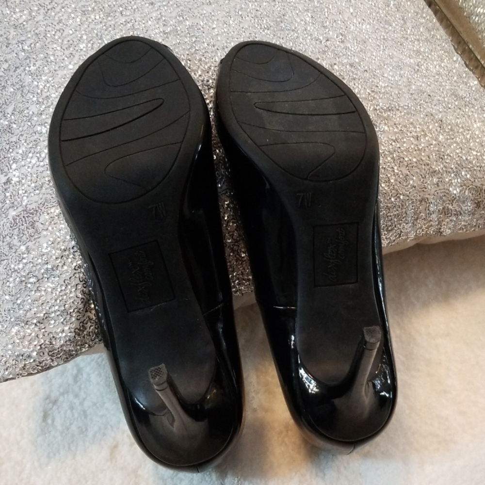 Shoes - Picture 3 of 6